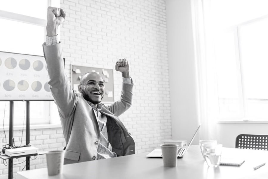 trabajo-equipo-personas-negocios_23-2148827013